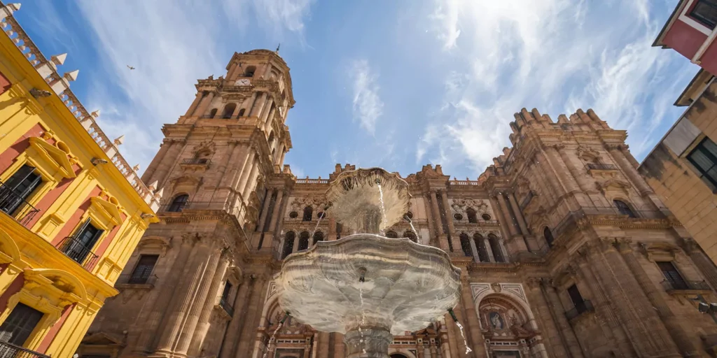 El curioso motivo por el que la Catedral de Málaga es conocida como  la manquita 