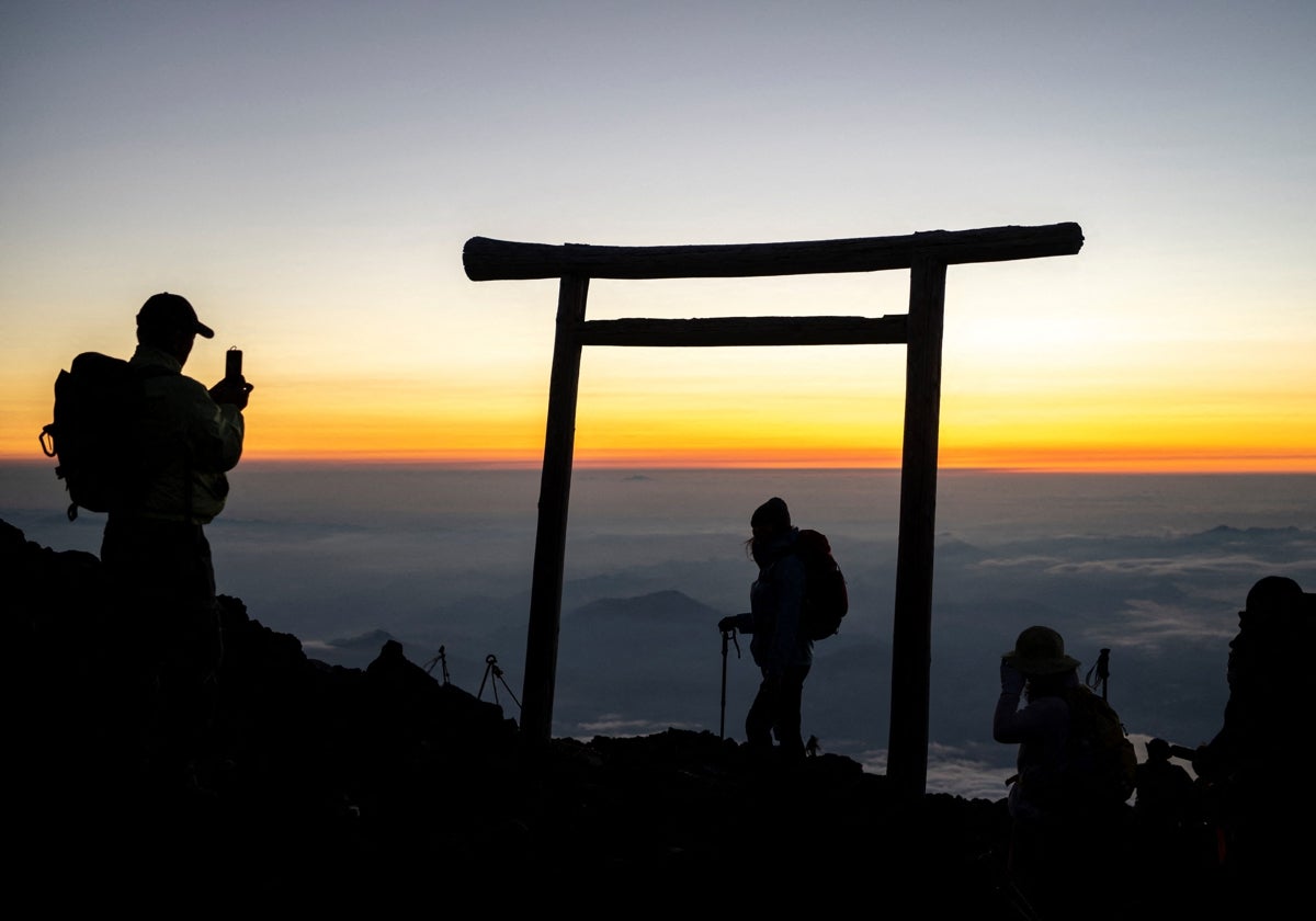 Alpinistas en el Monte Fuji