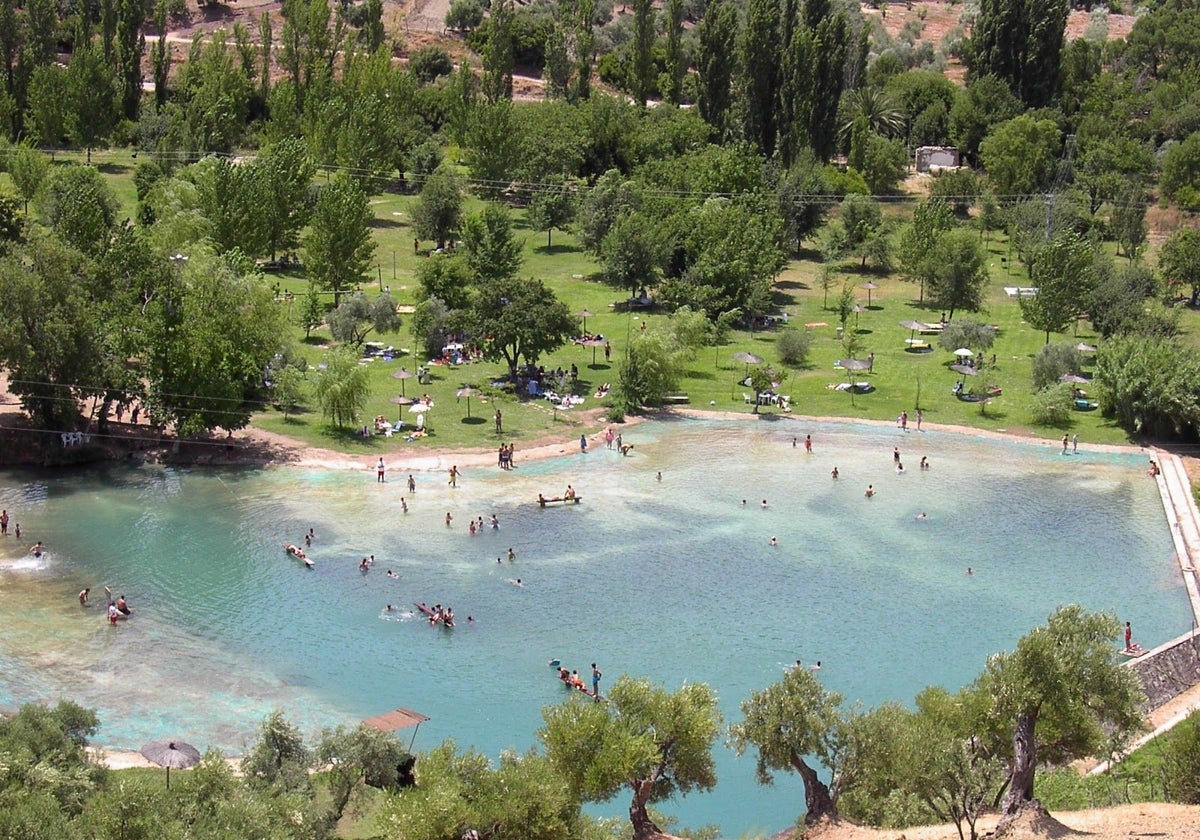 Imagen general de la la conocida como 'La playita' de Zahora de la Sierra