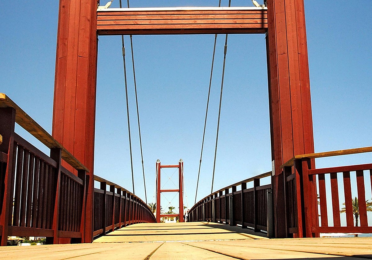 Pasarela sobre el río Verde de Marbella