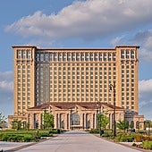 El arquitecto valenciano que triunfó en 1913 con este espectacular edificio