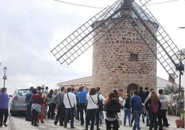 Este pueblo de Jaén esconde uno de los molinos de viento más parecidos a los del Quijote