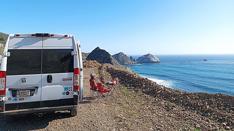 Carlos Martínez y su novia, durante el viaje que fue el germen de Swapmyvan