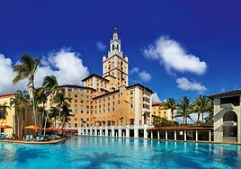 ¿Qué hace una Giralda en Miami? Así es el hotel más lujoso del sur de Florida inspirado en Sevilla