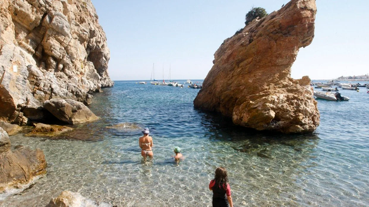 Rincón de la playa de Calahonda, en Motril