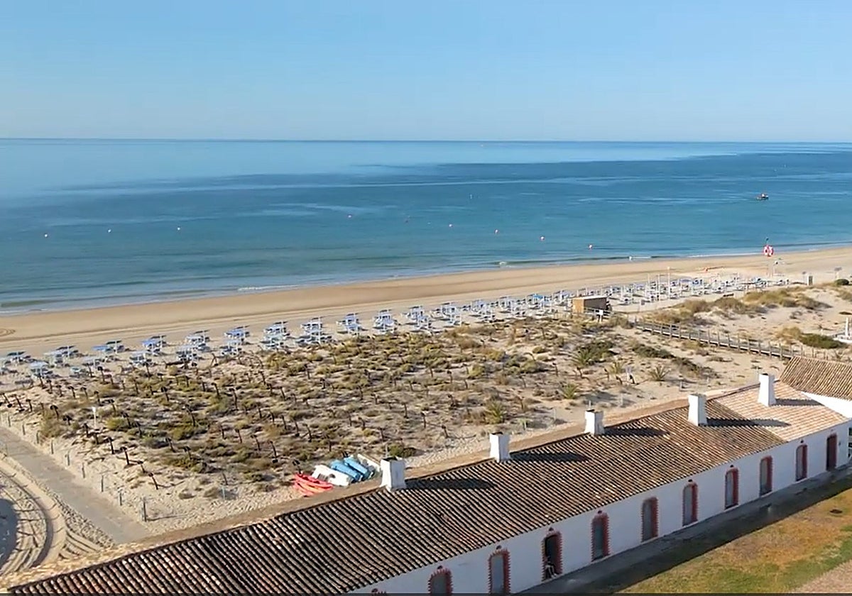 Esta playa, situada en el Algarve portugués, es el escenario perfecto para llevar a cabo una pequeña aventura