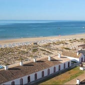 La bonita playa de Portugal a la que solo puedes llegar en tren