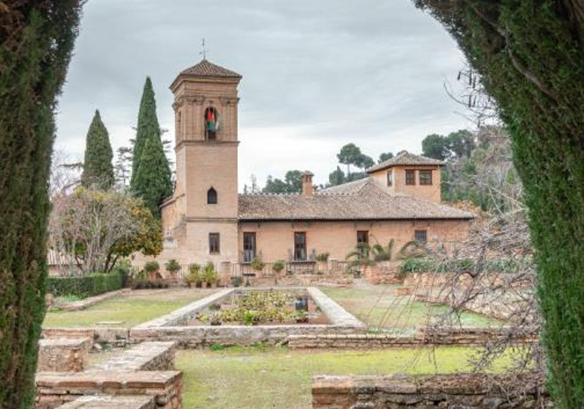 El Parador de Granada se sitúa junto en un lugar privilegiado