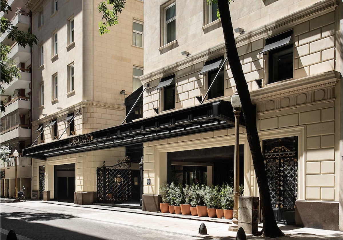 Así es el hotel cinco estrellas español ubicado en un edificio emblemático  del barrio más parisino