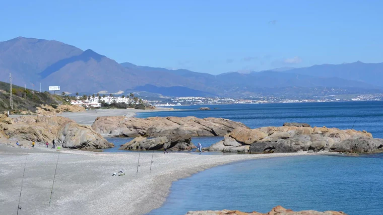 La playa de Punta Chullera es un auténtico paraíso para los sentidos y ofrece muchas posibilidades a todos los viajeros