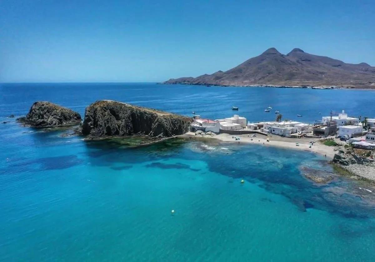 Este es el pueblo de Almería que parece una 'pequeña Mykonos' andaluza