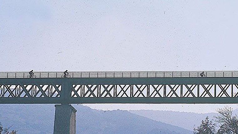 Viaducto metálico de la Vía Verde del Aceite