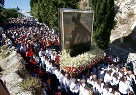 No es un Cristo: así es la romería de un pueblo de Granada que pasea un cuadro