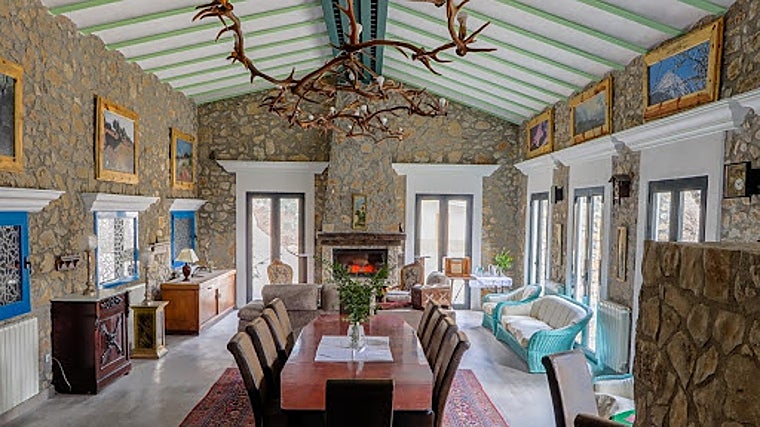 El salón-comedor de la casa es una obra de arte