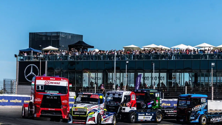 Imagen de la carrera de camiones que se realiza cada año en el circuito del Jarama