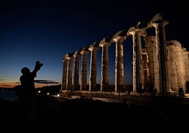 El templo donde se ve uno de los atardeceres más bellos del mundo (y su nueva iluminación)