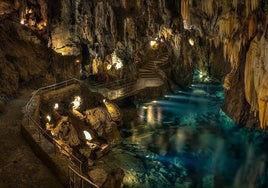 La espectacular cueva que está bajo el centro urbano de un pueblo andaluz