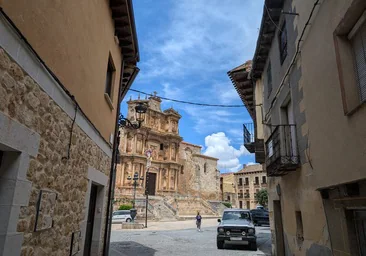 No es Petra, pero este pueblo castellano y su iglesia merecen una visita