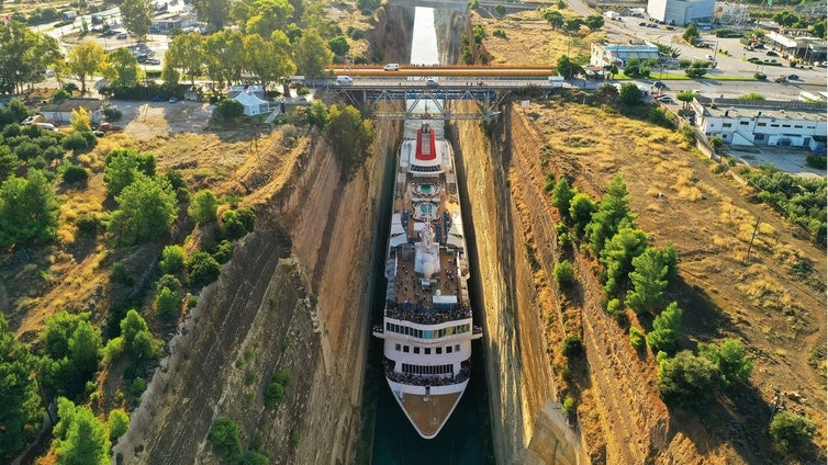 Un canal estrecho (21 m) y vital, hito de la ingeniería del XIX, cierra por obras