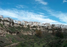 Este pueblo de Almería esconde más de 1.000 cuevas y una de las joyas geológicas del planeta