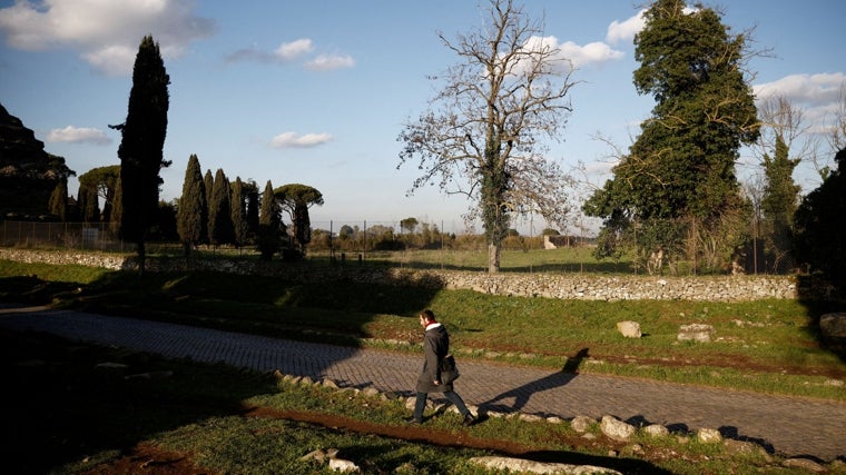 Paseo por la Vía Apia en el tramo más próximo a Roma