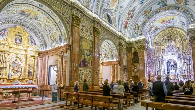 Interior de la Basílica de la Macarena