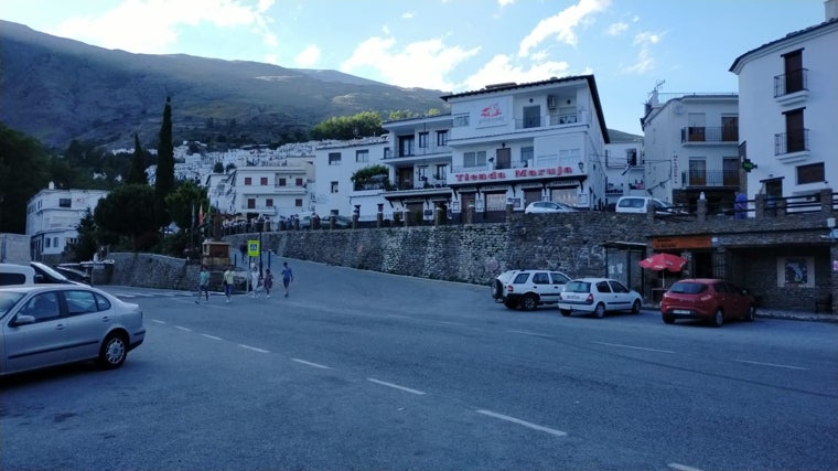 Vista del centro de Trevélez, que se convertirá por dos días en un mercado