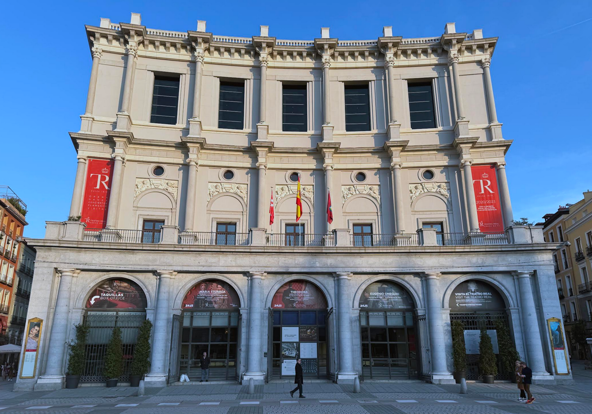 Imagen de la fachada principal del Teatro Real de Madrid