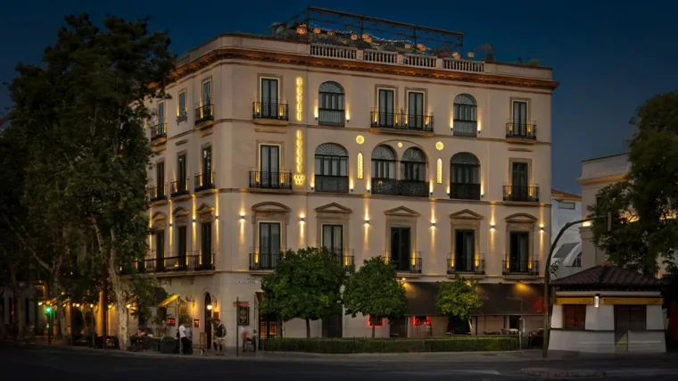 Hotel Lobby en Paseo Colón