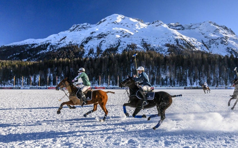 Imagen principal - St. Moritz cuenta con las pistas de esquí más antiguas del mundo. También son las más exclusivas y preferidas por la jet set europea e internacional desde sus inicios. Sobre su lago helado además hay restaurantes, festivales, carreras y espectáculos cada invierno.