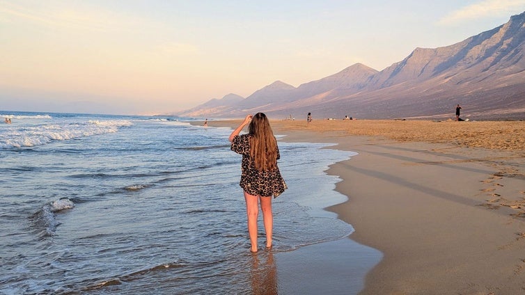 La playa salvaje a 45 minutos del asfalto donde no hay invierno