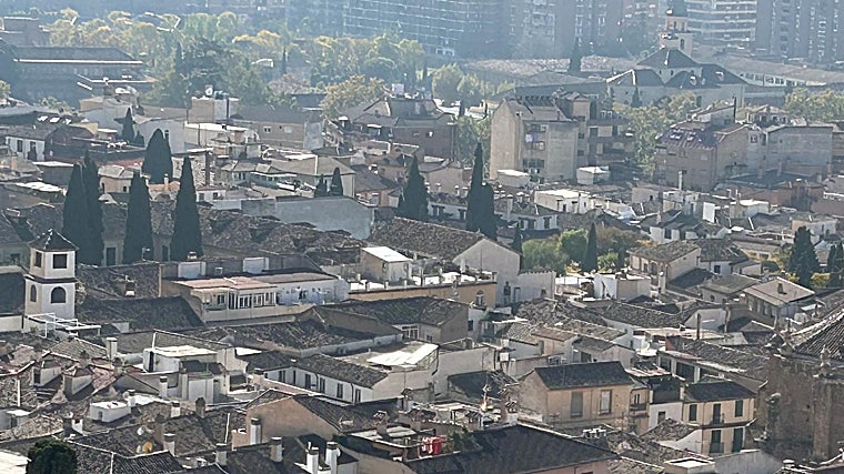Las Torres Bermejas coronan el barrio del Realejo