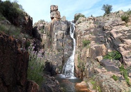 Parece Canadá, pero es Córdoba: este es el pueblo en el que hay una cascada natural espectacular