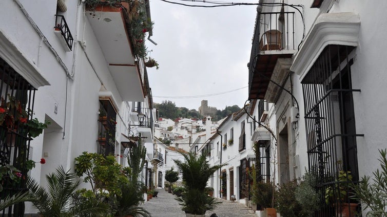 No es Vejer de la Frontera: este otro pueblo de Cádiz tiene una de las calles más bonitas de España