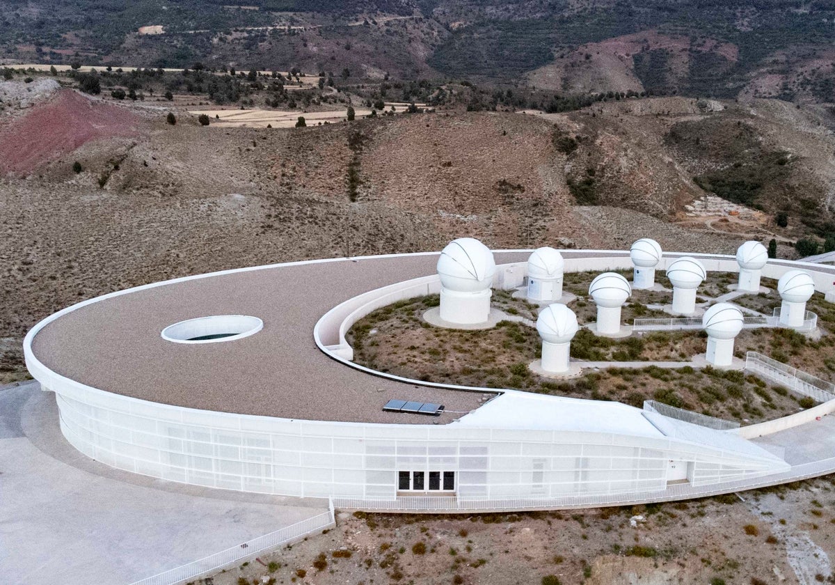 Panorámica de las instalaciones de Galáctica, que ha convertido a Arcos de las Salinas en un pueblo interestelar