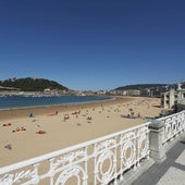 Playa de la Concha en San Sebastián donde puede verse su barandilla