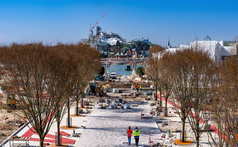 Hauptbild – Bauprojekte für See, Promenade und Frozen World sowie das Attraktionsprojekt „König der Löwen“.