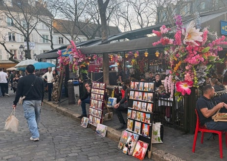 Sekundärbild 1 - Das Montmartre-Viertel mit seinen Terrassen, dem Place des Pinteaux und der Basilika Sacré-Cœur