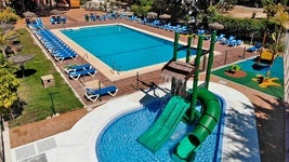 El camping de Andalucía que se agotará en verano por ser una mini ciudad de ocio