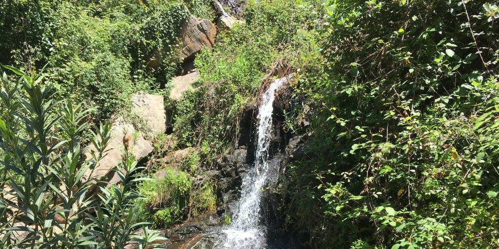 La cascada de huelva que aparece cuando llueve y casi nadie conoce