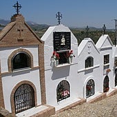 El cementerio más raro de Andalucía está en Málaga: ¿enterraban a los muertos de pie?