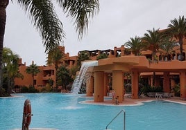 Una de las piscinas de este complejo del bienestar