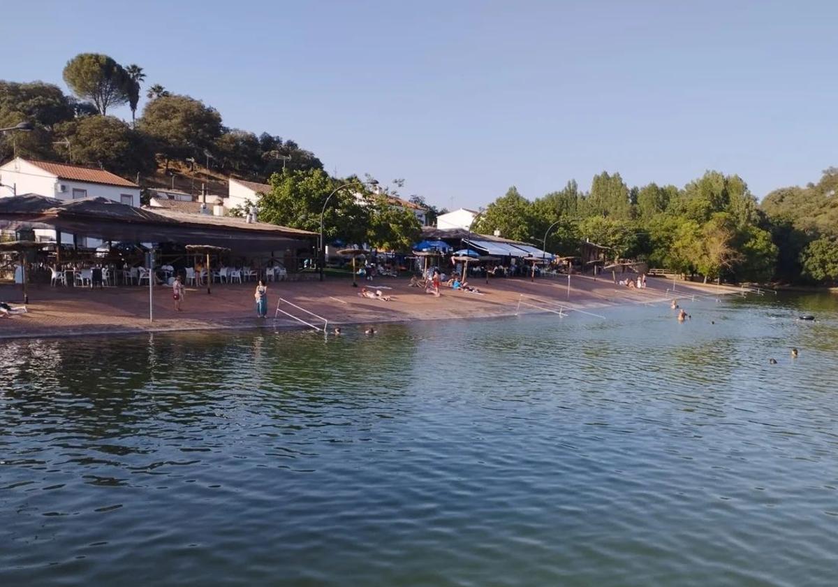 Playa fluvial de San Nicolás del Puerto