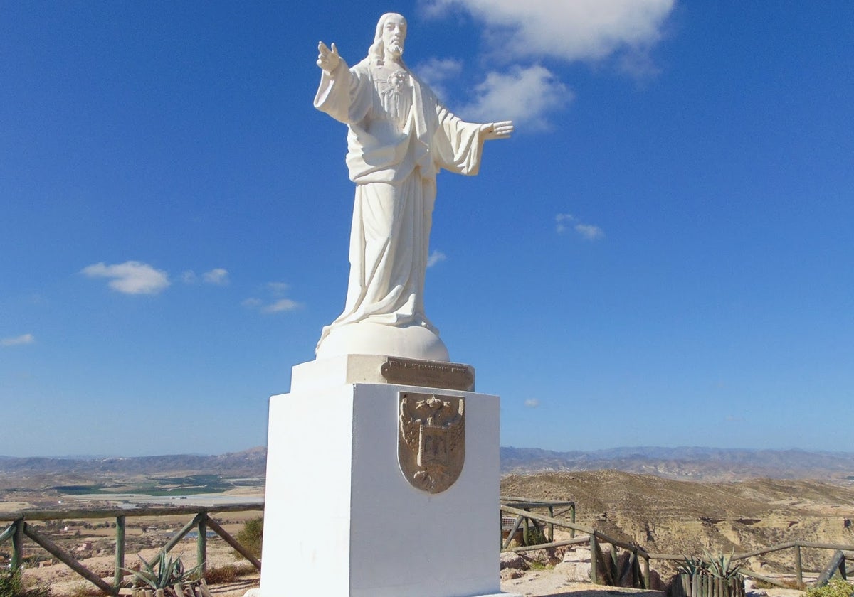Estatua del Sagrado Corazón de Jesús en Vera (Almería)