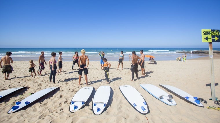 El Palmar es playa de surfistas