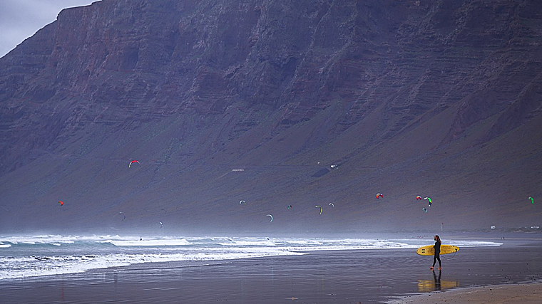 Imagen de la playa de Famara, en Lanzarote