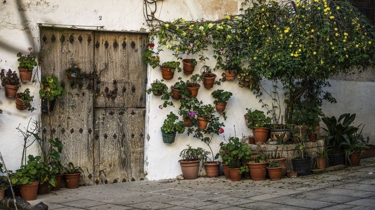 Fachada de una de las casas de Cuacos de Yuste
