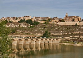 El pueblo que acoge la Capilla Sixtina segoviana cuyos frescos se exhiben en el Museo del Prado