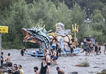 Descenso Folklórico del Nalón: la fiesta más divertida de Asturias con embarcaciones sin motor