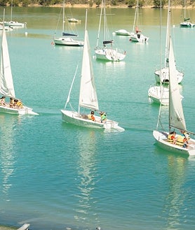 Imagen secundaria 2 - Rutas en bici, paseos en barco y visitas culturales son algunas de las actividades que pueden hacerse en la zona